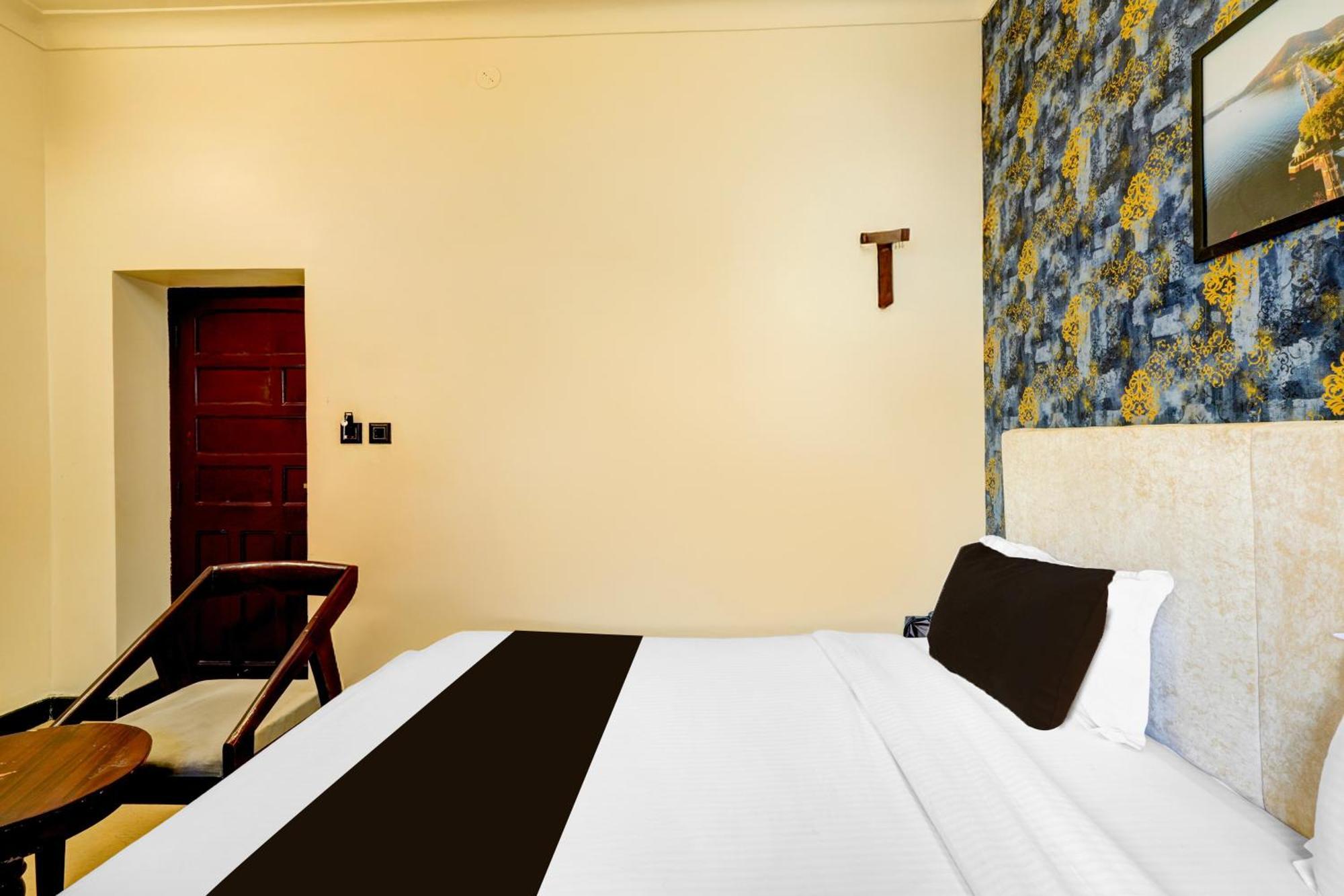 Hotel O Lake N Hill View ウダイプル エクステリア 写真